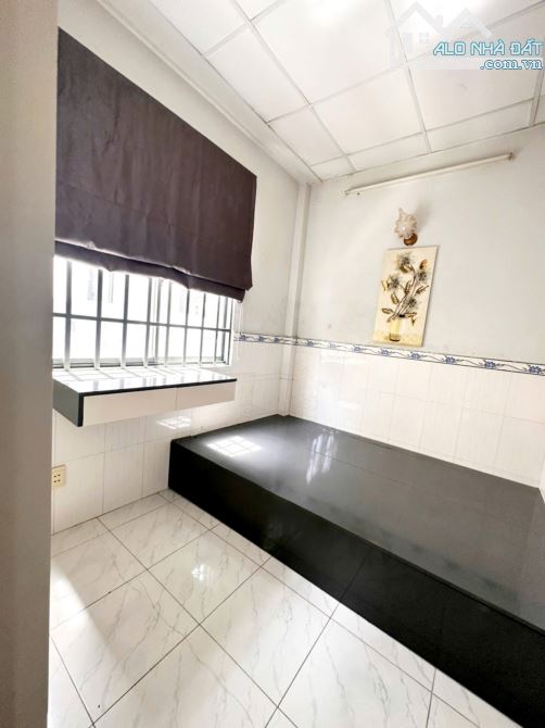 Nhà  hẻm ô tô 8m 2 tầng Đường Nguyễn Duy P10Q8. Giá 3,47 tỷ TL - 2