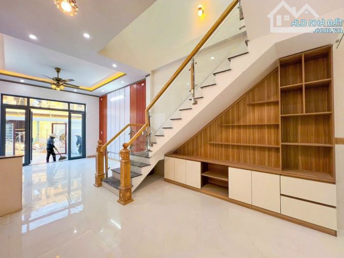 Nhà 1 trệt 1 lầu siêu đẹp ngay vòng xoay cổng 11 - phường Phước Tân. - 4