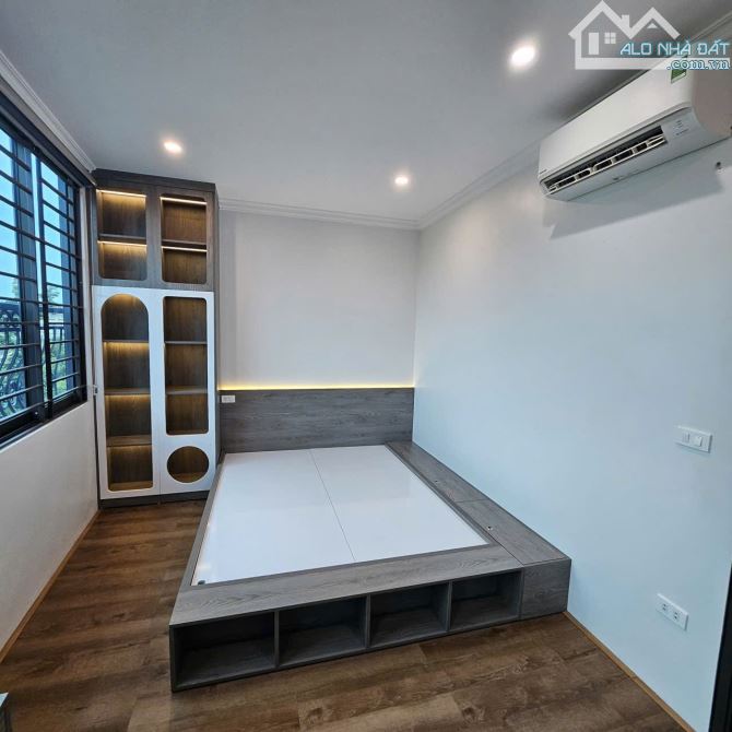 Bán nhà Hoa Lâm: 42m2 x 5 tầng x MT 5M, thang máy x gara ô tô, KD sầm uất! - 4