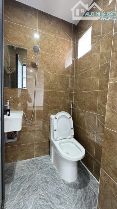 BÁN  TT NGUYỄN CHÍ THANH 100M2, 3 NGỦ , FULL NỘI THÂT 5 TỶ - 4