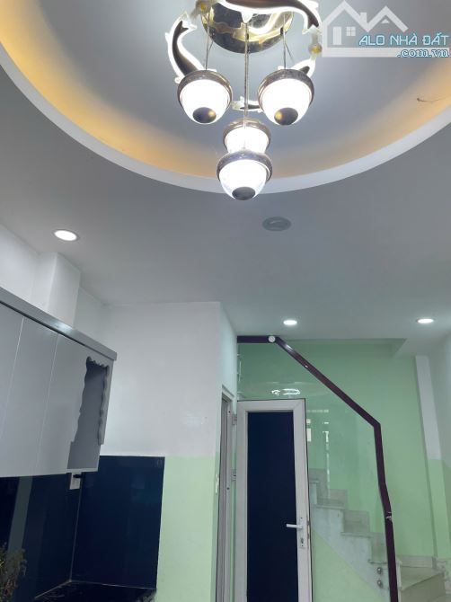 Bán nhà đường An Dương Vương P.4 Quận 5 – Nay là Phường Chợ Quán : -	Diện tích 3m x 7m - 4