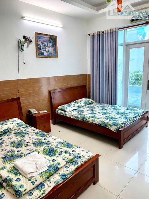 NHÀ 4 LẦU ĐANG CHO THUÊ KD KHÁCH SẠN - Ô TÔ ĐỖ CỬA 72M2 - HOÀN CÔNG ĐỦ - CHỈ 12 .5 TỶ - 4