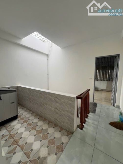 Tam Trinh - Ngay Cầu Mai Động, Nhà Đẹp  Ở Ngay - 15M Ra Ô Tô - 25M Ra Phố, Nhỉnh 7 Tỷ - 4