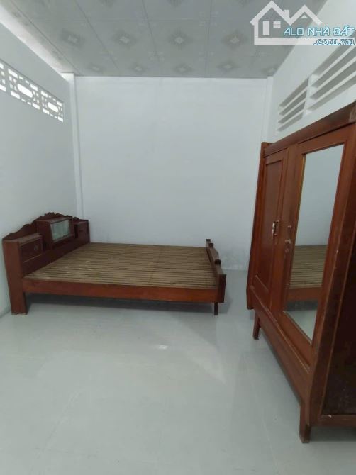 Bán gấp căn nhà Đ.Tân Hiệp 10 - hóc môn - sổ riêng - 121m2. Giá 985 Triệu - 4