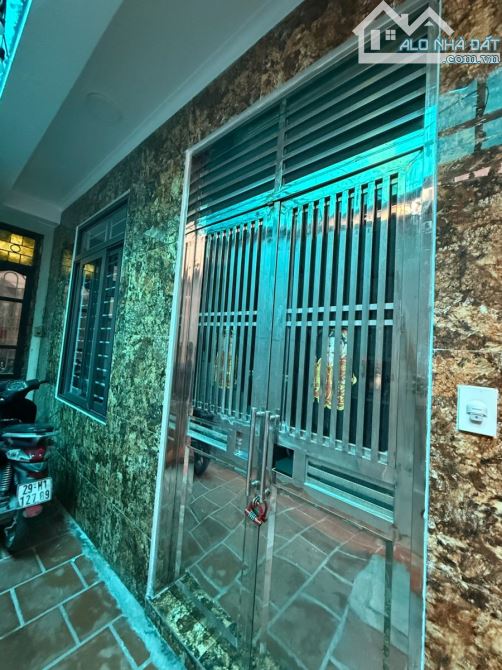 Giá rẻ sốc! Bán nhà Gốc Đề, vài bước ra phố, dân xây KCBT,  30m2, giá 6.2 tỷ - 4