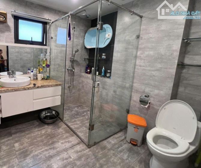 Tôi cần bán nhà phố NGUYỄN PHÚC LAI - HOÀNG CẦU DT 46m, 20M ra oto, 200m ra hồ 4T 12,28 tỷ - 4