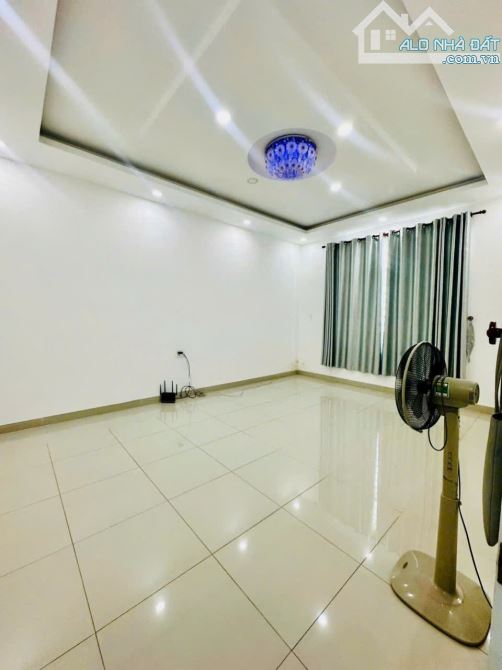 Bán nhà đẹp siêu rẻ, 1T1L DT 6X17, đường nhựa 6m thông, gần BVĐN chỉ 4,7 tỷ - 4