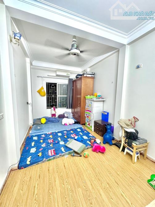 Có 102! Nguyễn Trãi, 30m ra ô tô, ngõ ba gác, nhà dân xây 4 ngủ. 34mx4T. Chỉ 6,7 tỷ - 4