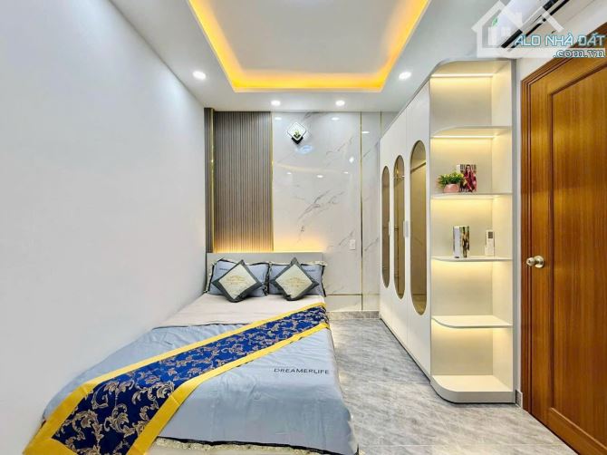 Sang nhượng nhà 58m2 xây 2 tầng đường Số 47,Thủ Đức giá 2tỷ100. Gần Giga Mall.Cho thuê 8tr - 4