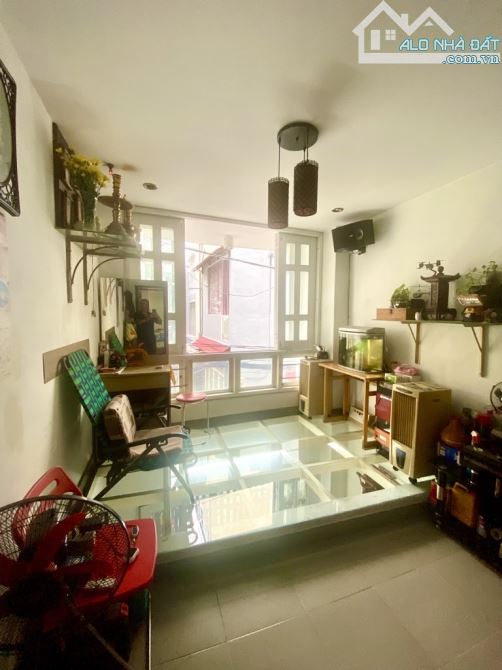 10M RA HOÀNG SA, 1 TRỤC RA HXH. TVĐ. 4 TẦNG ĐÚC, 28M2. KHÔNG TƯỞNG Q3. CHỈ 4 TỶ 65 - 4