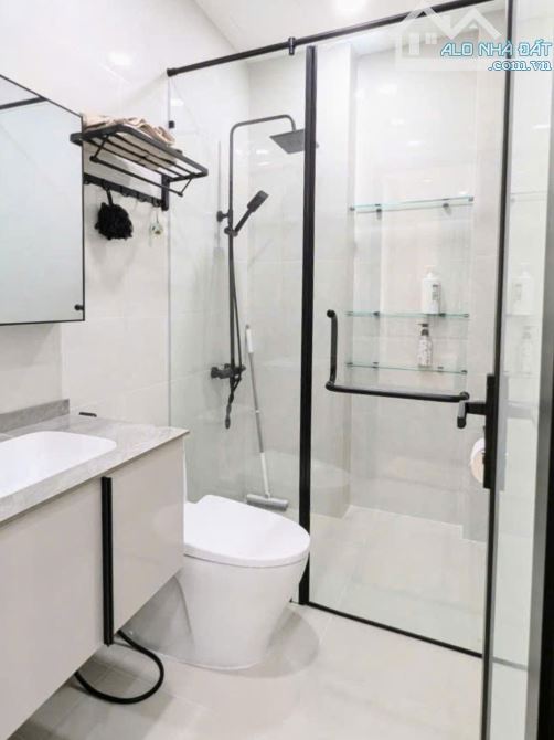 Cơ hội hiếm: Bán nhà phố Quận 10 .Kết cấu 4 tầng ,sát chợ Nhật Tảo, chỉ 6,9 tỷ - 4