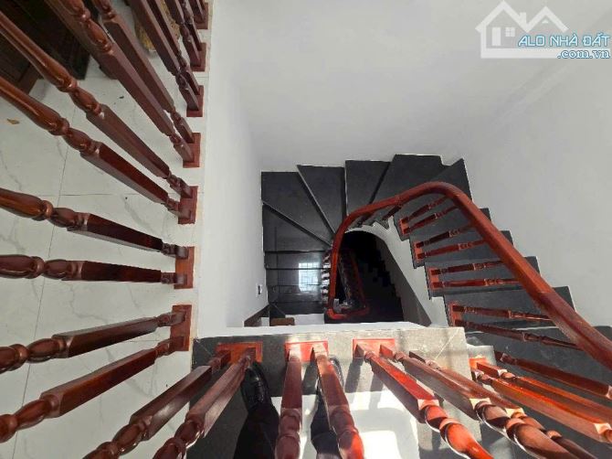 7 TỶ HƠN . NGÕ Ô TÔ CÁCH 15M . 3 GÁC ĐẬU CỬA . TRUNG TÂM HAI BÀ TRƯNG . GẦN KTQD .XD.BK . - 4