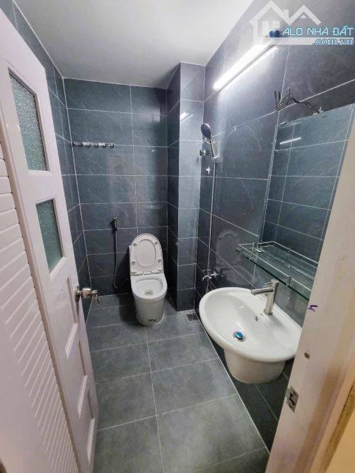 Bán nhà 5 tầng, mặt tiền đường nhựa P4-Q8 - 4