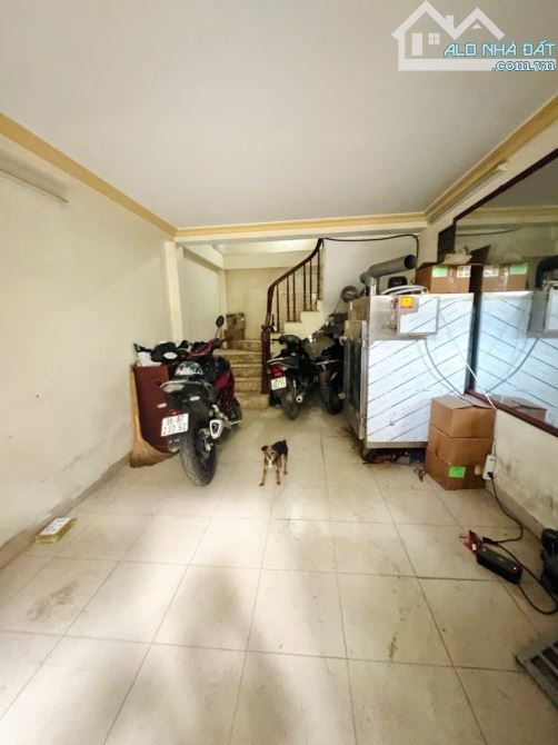 NHÀ ĐẸP SẴN Ở HOÀNG QUỐC VIỆT70m MT CỰC RỘNG 9.5m 5 TẦNG GẦN MẶT PHỐ SIÊU HIẾM GIÁ 14.5 TỶ - 4
