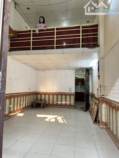 Bán Đất Tặng Nhà - Phân Lô - 7 Chỗ Vào Nhà - 38M2 - 7.6 Tỷ - 4