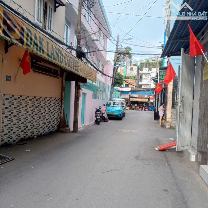 Nhỉnh 2 tỷ có nhà 3 tầng, 2 mặt hẻm thoáng, gần mặt tiền Trung Tâm Tân Bình, SHR, HCĐ - 4