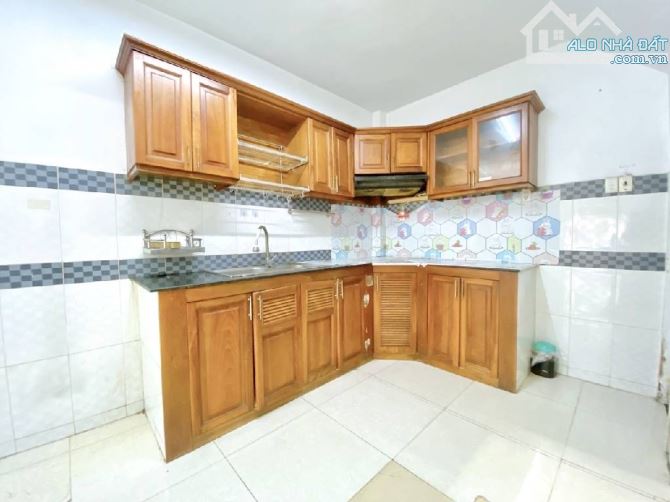 BÁN NHÀ QUẬN 10 ĐƯỜNG 3tháng2- HẺM XE HƠI 5m THÔNG 4 HƯỚNG- 35m2-5 TẦNG BTCT- GIÁ 8,8 tỷ. - 4