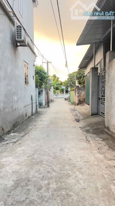 F0 80m Võng Xuyên, sát hồ. TC nhỉnh 2 tỷ xíu - 4