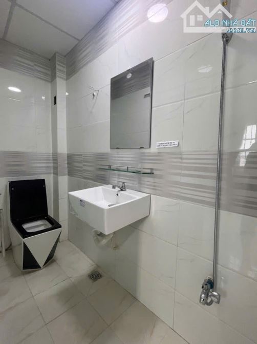 Bán nhà đẹp Nguyễn Súy, 30m2, 2 tầng, giá chỉ 3 tỷ - 4