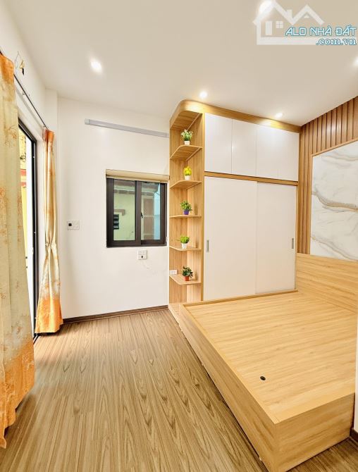 Bán nhà Phố Trạm, Long Biên 36m2, 4 tầng, mt 6m, ô tô đỗ gần, 6.8 tỷ - 4