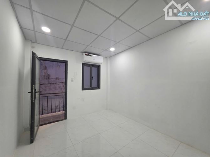 NHÀ 1 TRỆT 1 LẦU SỔ HỒNG RIÊNG HOÀN CÔNG,3PN NGAY KCX Q7 GIAPS Q4,CHỈ NHỈNH 3 TỶ - 4