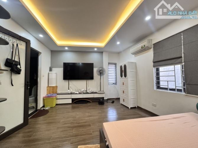 Bán nhà Nguyễn Văn Cừ,Ngọc Lâm 5 tầng,40m,mt5.9m oto đỗ cổng nhỉnh 8 tỷ - 4