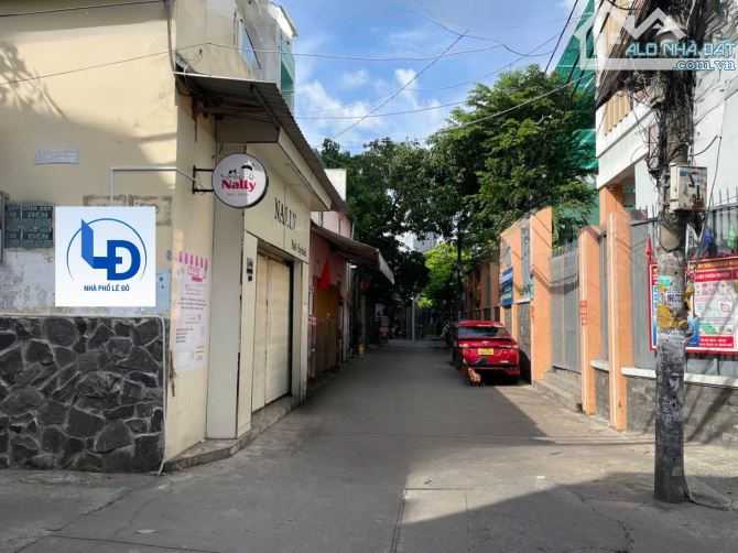 Bán nhà .Ngay Đầm Sen.Vị trí đẹp..DT 52M2.Đường Hòa Bình.Q 11 - 7