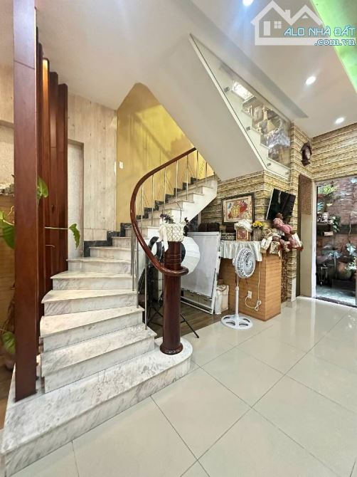 Biệt Thự 4 tầng mặt tiền 10m Đường Nguyễn Hữu Cầu Trung Chánh Hóc Môn Dt-6*20 -Chỉ 18ty - 4
