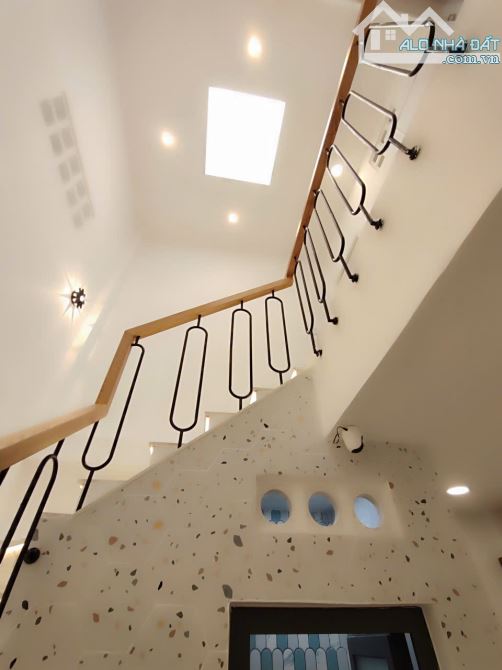 GẦN KHU PHAN XÍCH LONG, NHÀ ĐẸP 2 TẦNG 3PN, 41M2, giá 5.95 ty TL - 5
