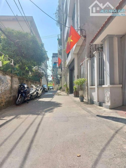 Bán nhà phố Ngọc Thuỵ 56m2,Thang máy, Gara 2 Ô tô - 5