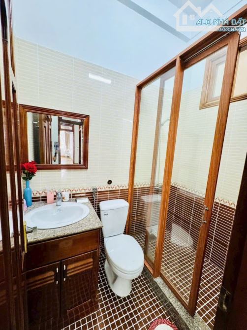 CHO THUÊ NHÀ KIỆT OTO TRÁNH NHAU PHẠM VĂN ĐỒNG, TP HUẾ - 5
