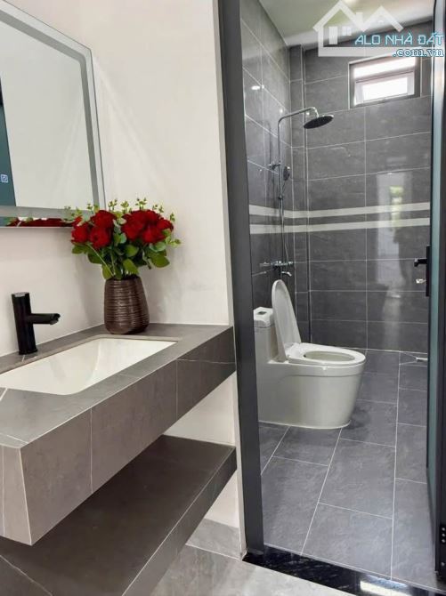 Siêu Hot Nhà 1 Trệt 2 Lầu Giá Cực Tốt Tại Mặt Tiền Thủ Dầu Một - 5