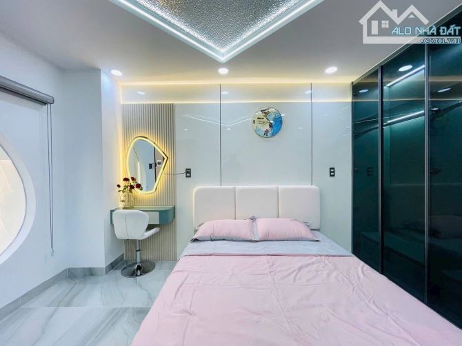 Căn nhà thiết kế hiện đại ngay Nguyễn Oanh, GV. Giá: 3 Tỷ 110 tr / 64m2. Hẻm ô tô 4.5m - 5