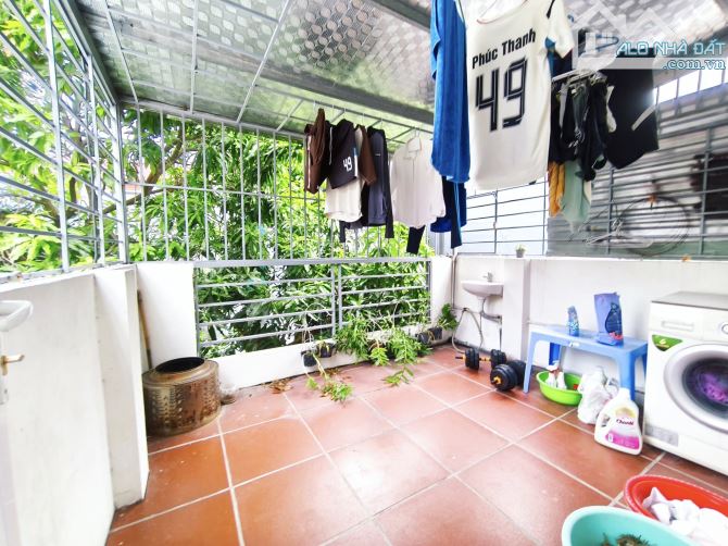 Bán nhà Vĩnh Hưng, 32m2, 3 tầng, MT 3,2m. Ngõ ô tô. Nhà đẹp full nội thất. 4 tỷ - 5