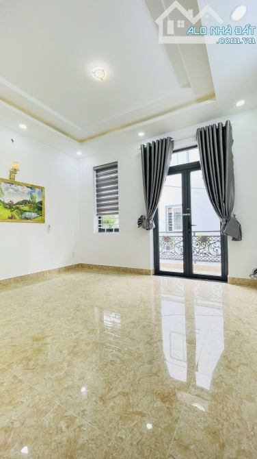 Đường Trần Thị Năm, Quận 12, hẻm 6m, 4.5x15m, 5 Tầng, 5.x tỷ - 7