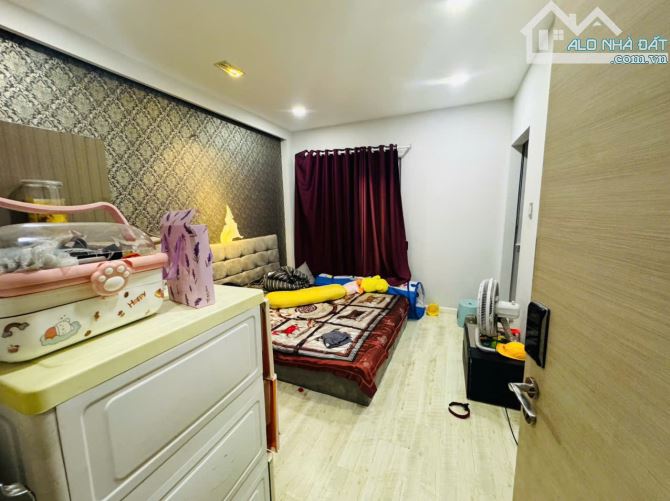 Nhà MT Tên Lửa - 5 x 18M - 12 Tỷ - 3 Tầng còn mới. - 5