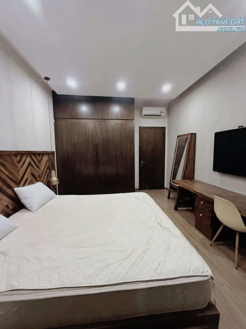 Cho thuê nhà 2 tầng, mặt tiền đường Bàu Hạc 3, Thạc Gián, Thanh Khê. DT 65m2. Giá 17 triệu - 5