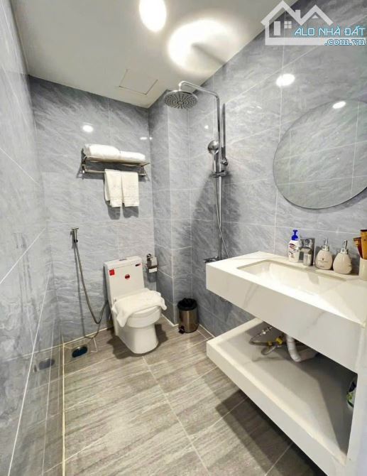 Cho thuê khách sạn mặt tiền Thủ Khoa Huân, Dalat - 5