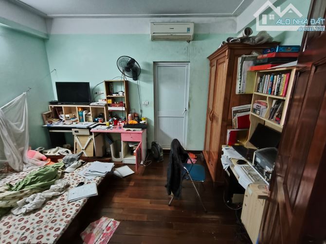 - Bán Nhà, Hoàng Đạo Thành. Khu phân Lô,  100m - chỉ 29.9tỷ - 5
