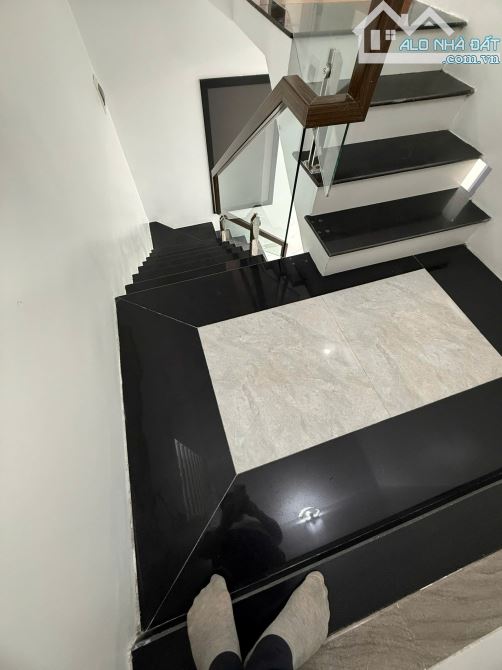 Siêu phẩm Lê Lai nhà mặt ngõ kinh doanh buôn bán ô tô đỗ cửa - 5