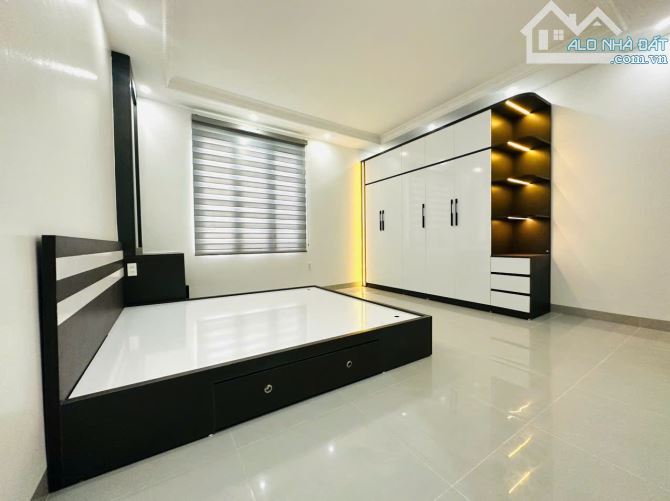 Nhà 90m2- 3 tầng full nội thất Thiên Lôi, vị trí gần ngay AEON, đường rộng 15m, vỉa hè 5m - 5