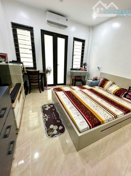 🔥🔥8TỶ SỞ HỮU CĂN LÔ GÓC - HỒ TÙNG MẬU - XUÂN THUỶ - DÂN XÂY - 10M RA Ô TÔ- 5 TẦNG NHÀ ĐẸ - 5
