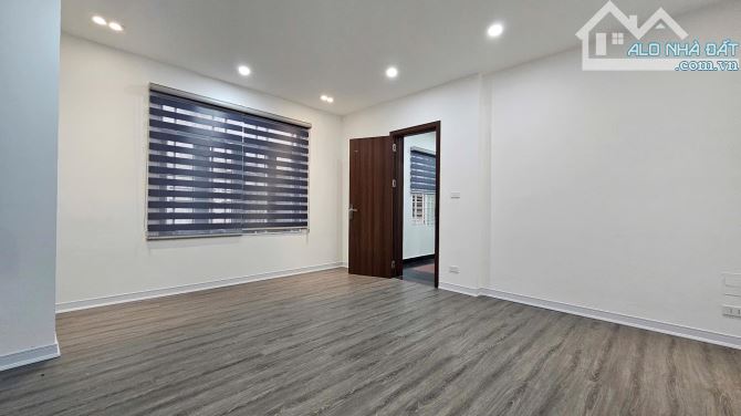 Có 1 Không 2 - Bán Nhà Đẹp Hoàng Hoa Thám 53m2 – 10m ra mặt phố - 12 Tỷ - 5