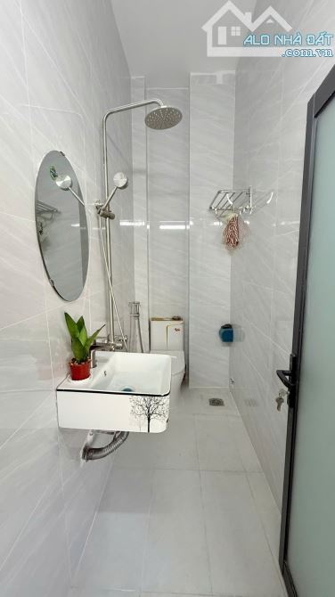 NHÀ 3 TẦNG HIỆP THÀNH 45 Q12 - HẺM OTO SÁT GÒ VẤP GIÁ 5TY7 - 5