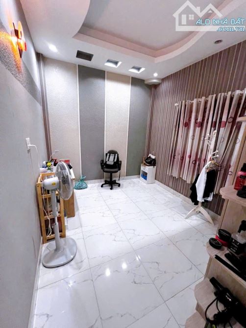 💥MT HẺM KINH DOANH - NHÀ 5 TẦNG BTCT - TÔN ĐẢN - Sổ 60m2 - HOÀN CÔNG ĐỦ - 6
