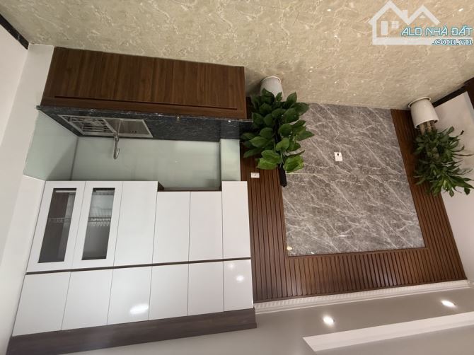 Bán nhà phân lô, ngõ ô tô đỗ đỗ cổng, hiếm đẹp, Thạch Bàn, Long Biên. Dt 36M² x 5 Tầng - 6