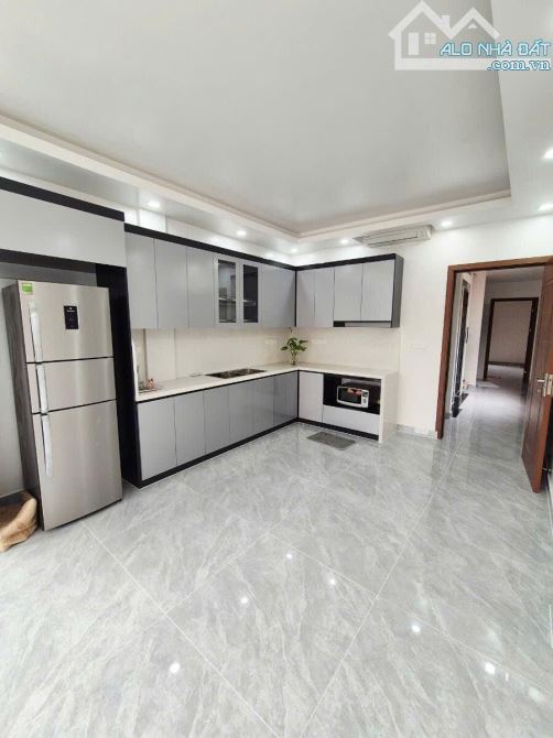 Siêu phẩm Nguyễn Trãi nhà 6 tầng 66m2 thang máy mới tinh ô tô vào nhà sát Ngã tư Sở ở, KD - 6