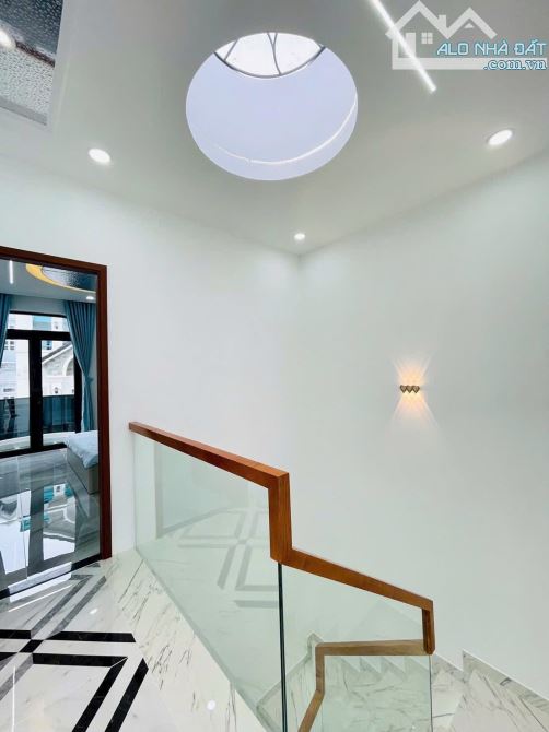 Căn nhà thiết kế hiện đại ngay Nguyễn Oanh, GV. Giá: 3 Tỷ 110 tr / 64m2. Hẻm ô tô 4.5m - 6