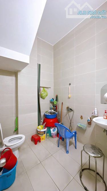🏡 KÈO THƠM Q4 – 5M X 17M - KHU DÂN CƯ HIỆN HỮU🏡 - 6