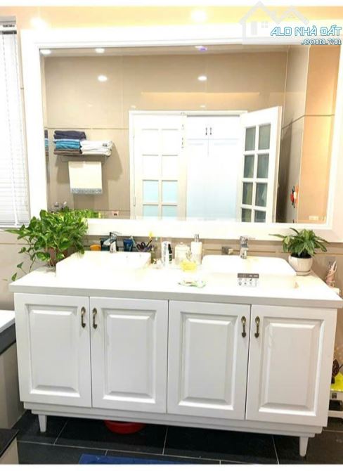 HX tải 1/ Lê Văn Sỹ p.10 Phú Nhuận  5x15m ,1 trệt 5 lầu thang máy  View 3 mặt thoáng . - 6